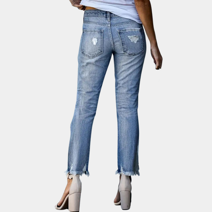 Stylish Aldina women's jeans with rubbed seams for a casual and trendy look