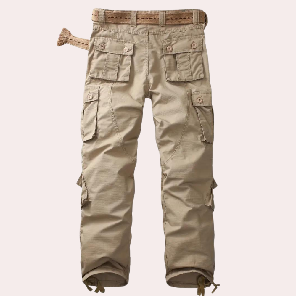 Nicolo's stylish cargo trousers: a must-have for the elegant man!