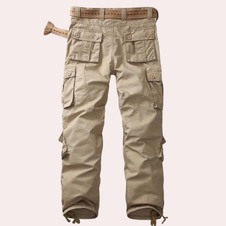 Nicolo's stylish cargo trousers: a must-have for the elegant man!