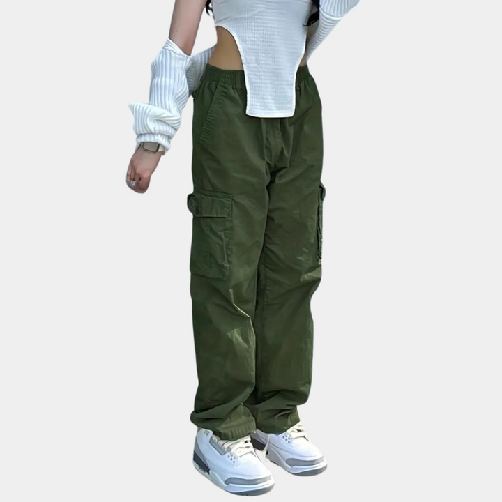 Stylish Cargo Carina trousers for women - perfect for everyday outings!