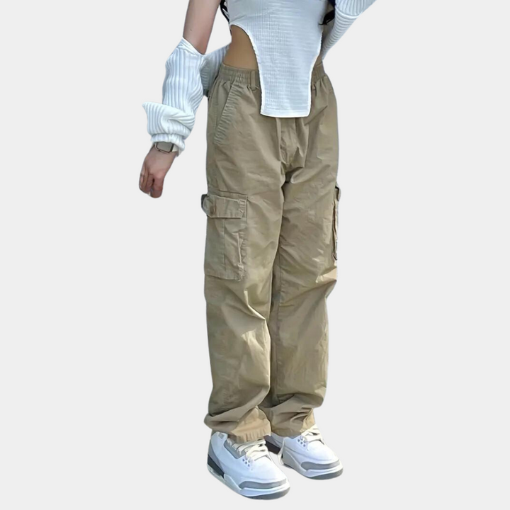 Stylish Cargo Carina trousers for women - perfect for everyday outings!