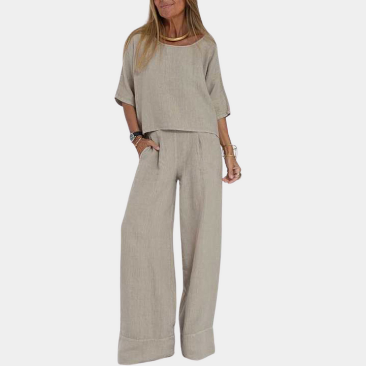 Stylish and comfortable two-piece set for women - softness and elegance in one