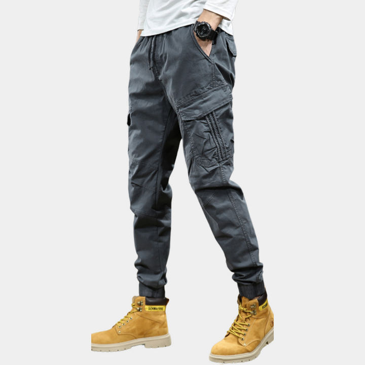Stylish men's Daan cargo trousers - a guarantee of comfort and functionality with extra pockets!