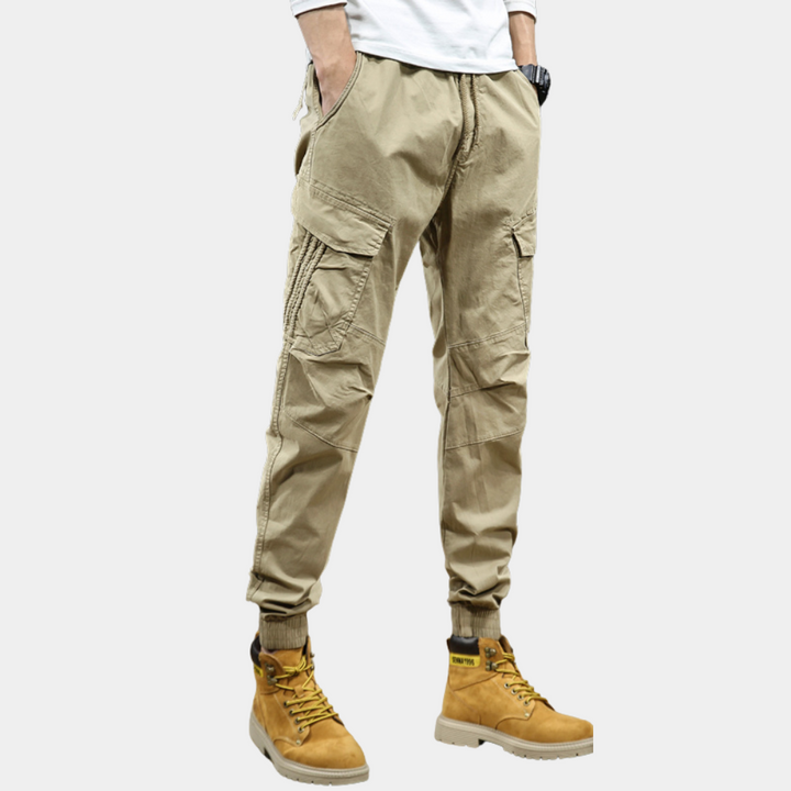 Stylish men's Daan cargo trousers - a guarantee of comfort and functionality with extra pockets!
