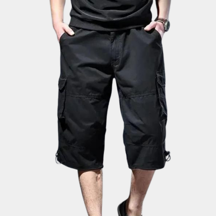 Ilario - Elegant three-quarter trousers for the modern man, the perfect combination of comfort and style.