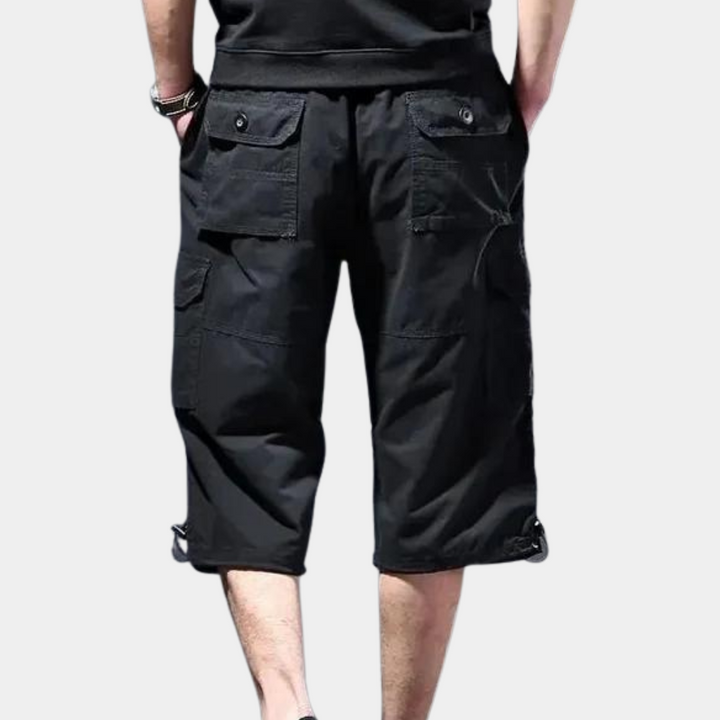 Ilario - Elegant three-quarter trousers for the modern man, the perfect combination of comfort and style.