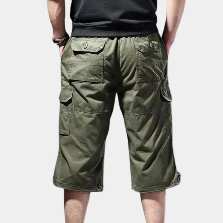 Ilario - Elegant three-quarter trousers for the modern man, the perfect combination of comfort and style.