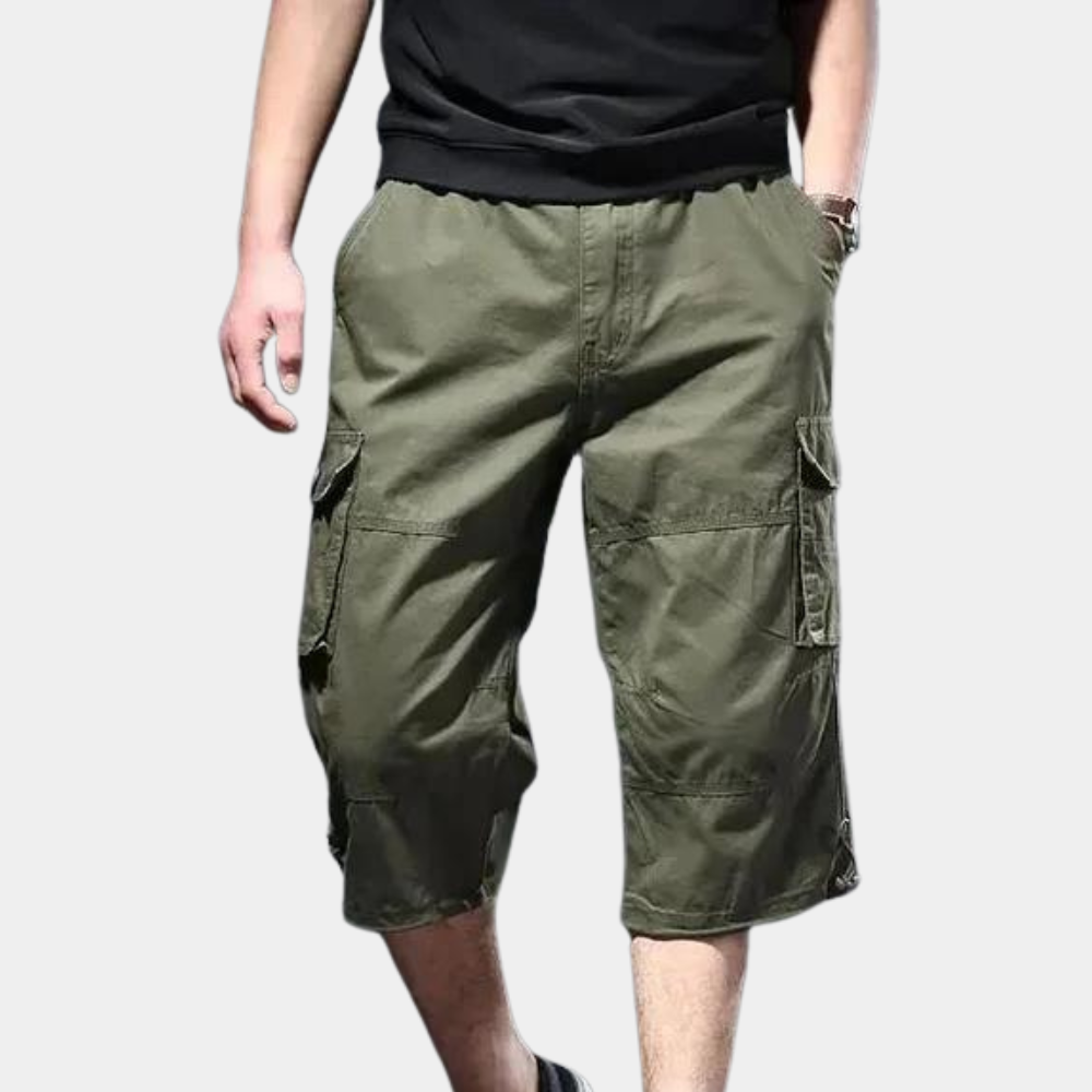 Ilario - Elegant three-quarter trousers for the modern man, the perfect combination of comfort and style.