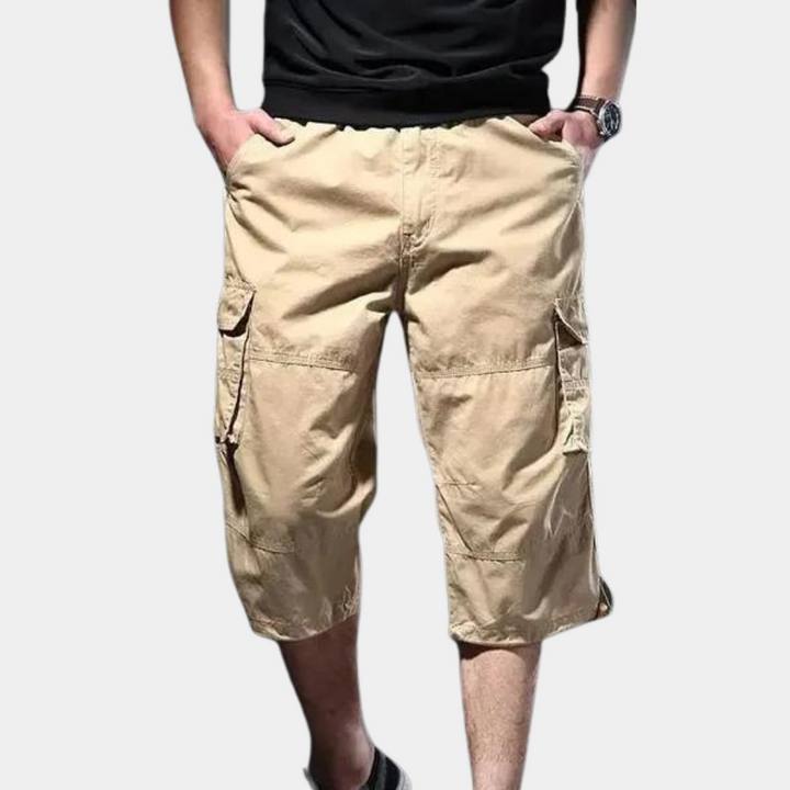 Ilario - Elegant three-quarter trousers for the modern man, the perfect combination of comfort and style.