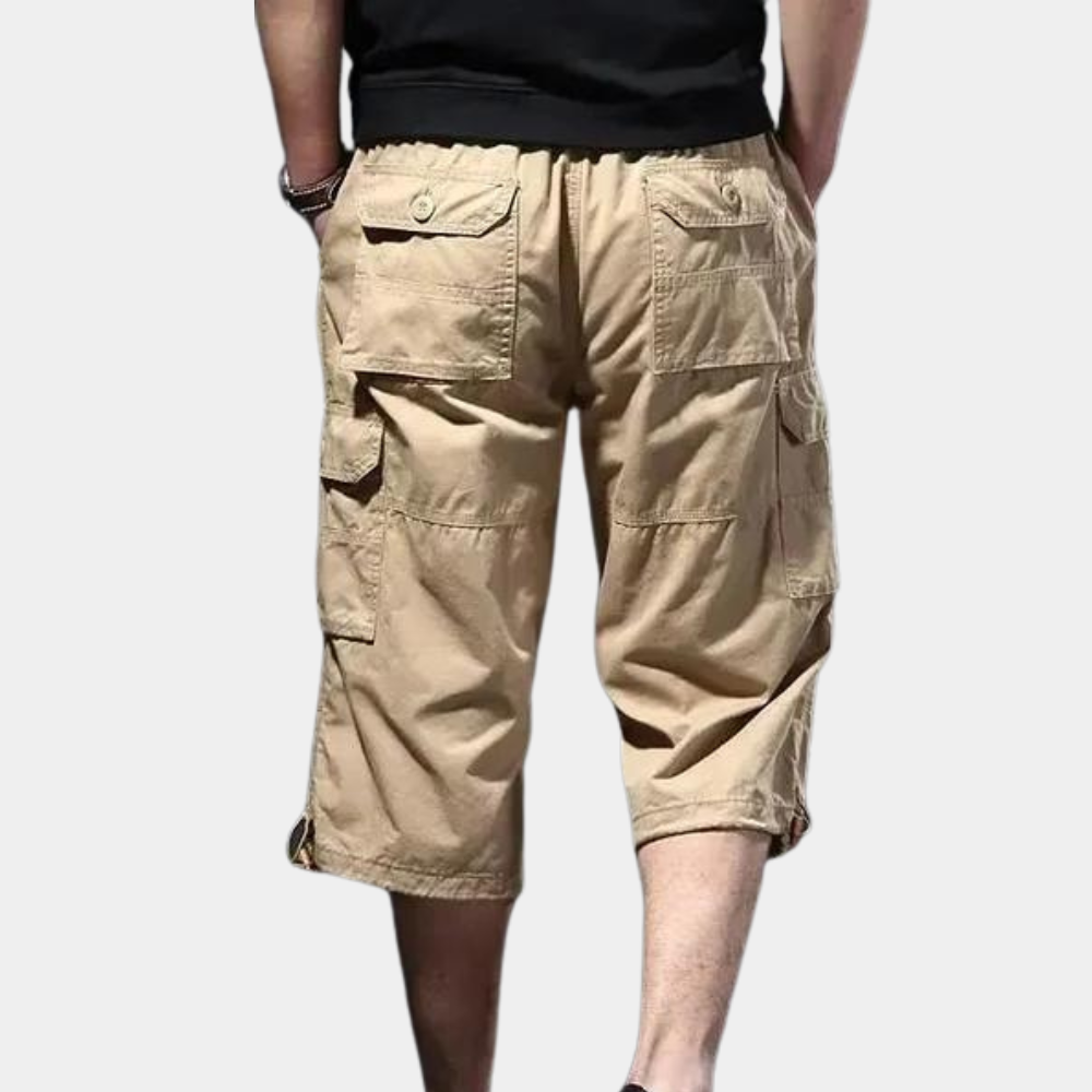 Ilario - Elegant three-quarter trousers for the modern man, the perfect combination of comfort and style.