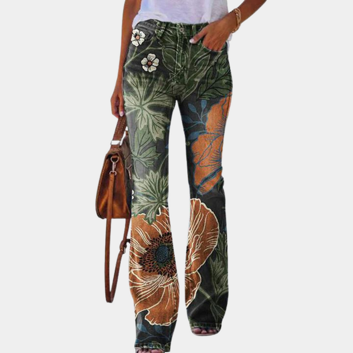 Rosmunda - Stylish women's jeans in on-trend flared cut with smart buttons