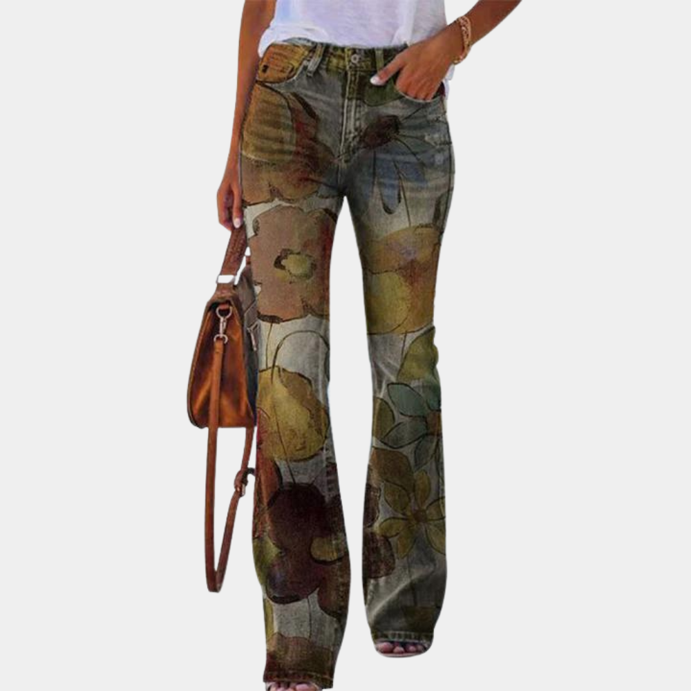 Rosmunda - Stylish women's jeans in on-trend flared cut with smart buttons