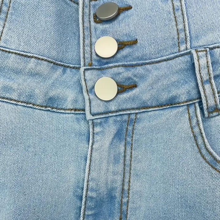 Elizabete - Stylish women's high-waisted jeans that accentuate the silhouette