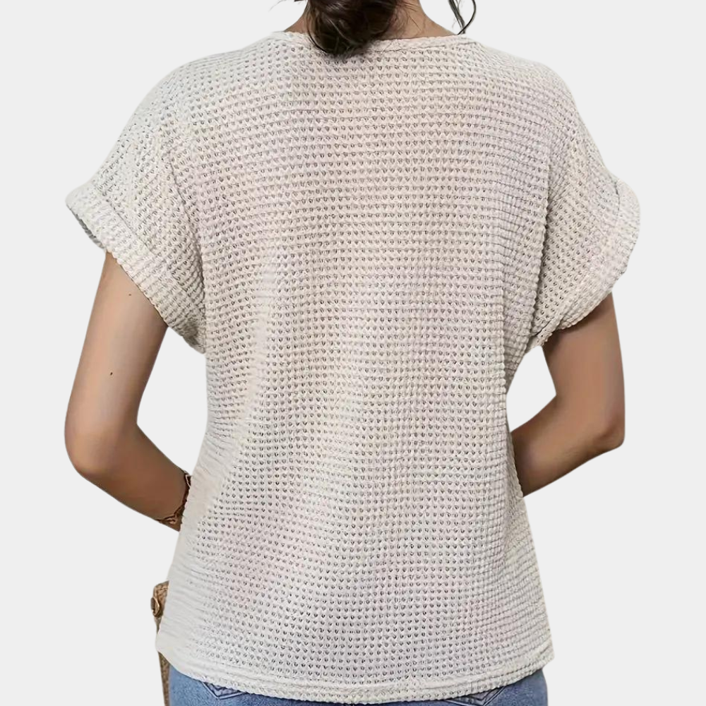 Lazda - Stylish round neck T-shirt in a classic design