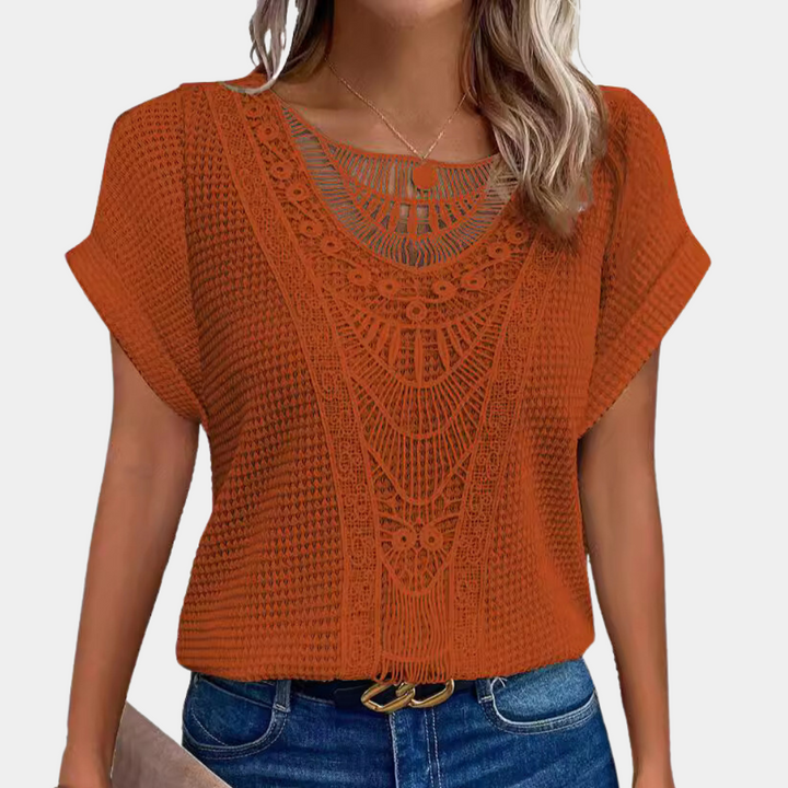 Lazda - Stylish round neck T-shirt in a classic design