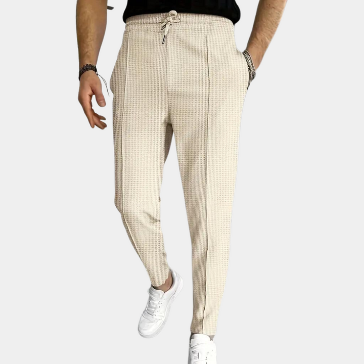 Fashionable men's joggers with adjustable waistband and practical drawstring
