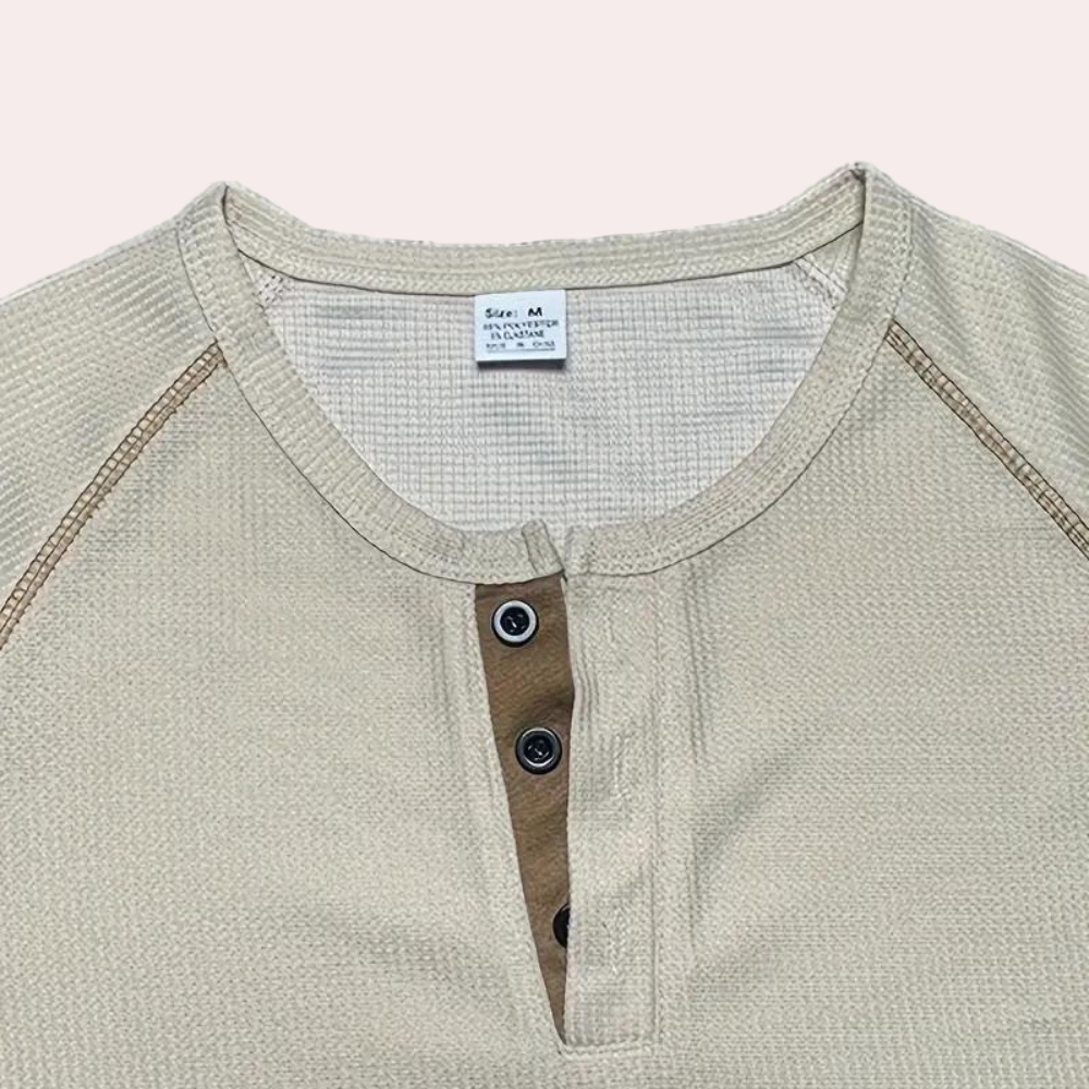 A stylish and airy short-sleeved T-shirt for men - perfect for any occasion!