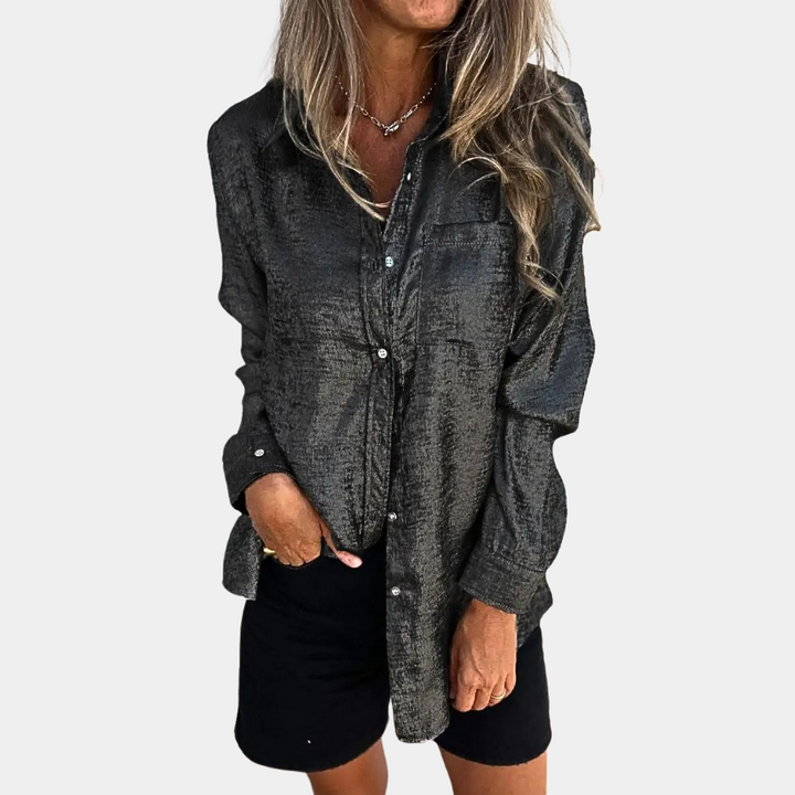 Stylish and elegant women's blouse: the perfect choice for smart-casual looks