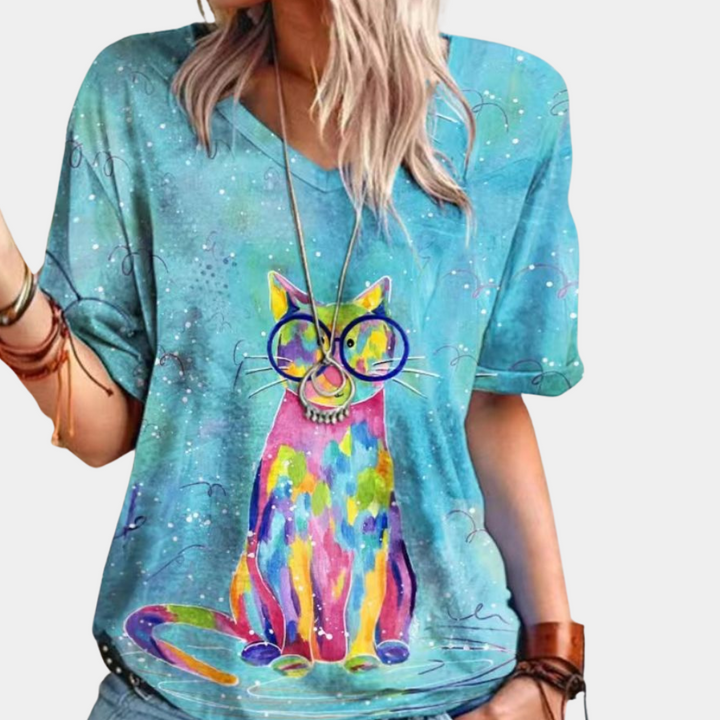 Stylish t-shirt with cat motif for women