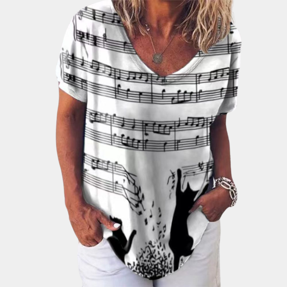 Stylish t-shirt with cat motif for women