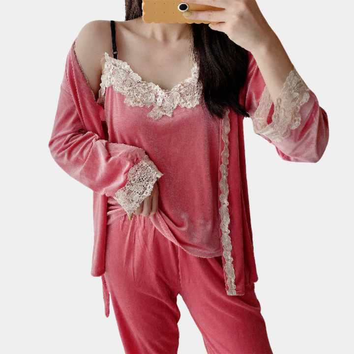 Discover exceptional comfort in luxury pyjamas for women!
