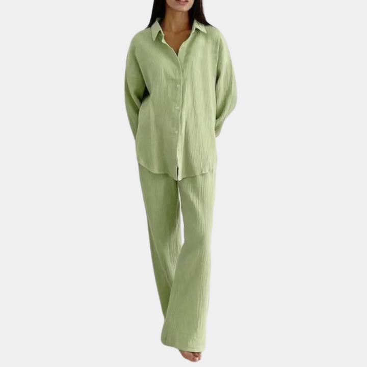 Stylish oversize outfit for women: the perfect choice for a trendy and comfortable look!