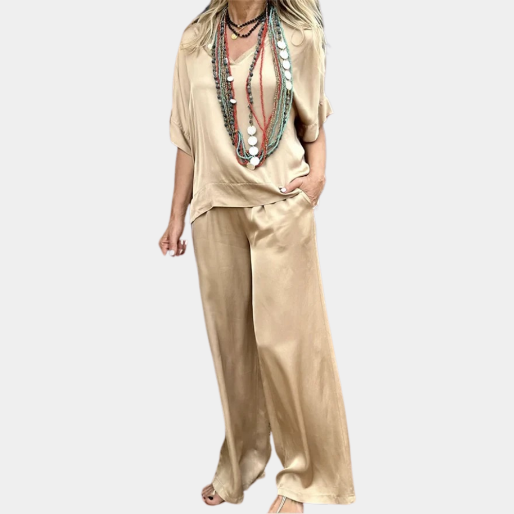 Stylish two-piece set for women, perfect for an elegant look