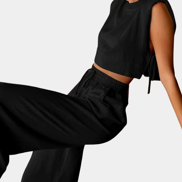 Stylish women's 2-piece set - a must-have for an elegant casual look!