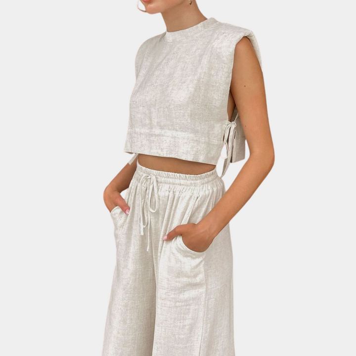 Stylish women's 2-piece set - a must-have for an elegant casual look!