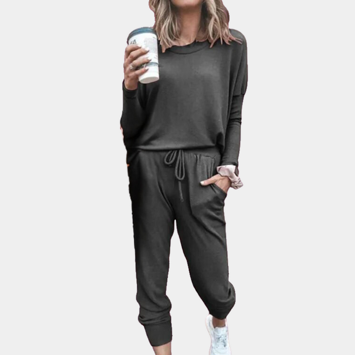 Stylish and comfortable women's set in two parts