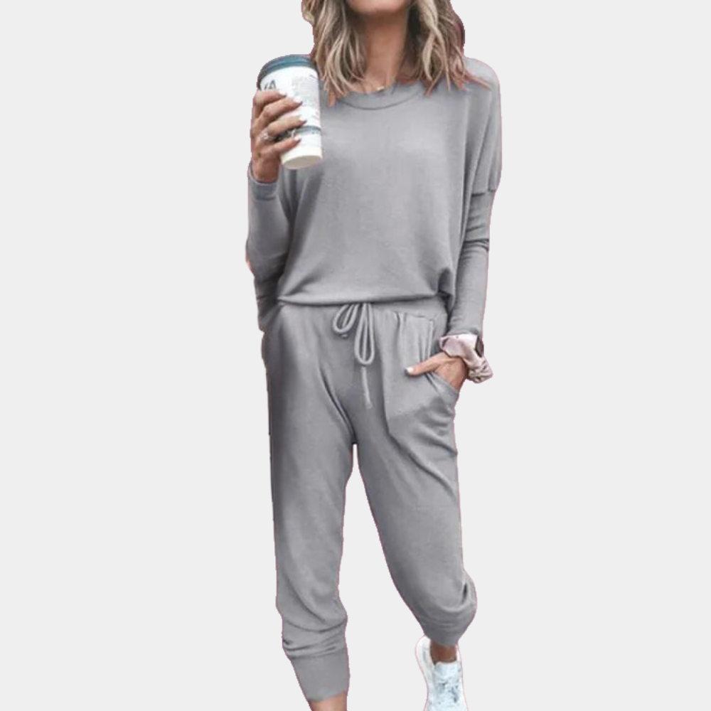 Stylish and comfortable women's set in two parts