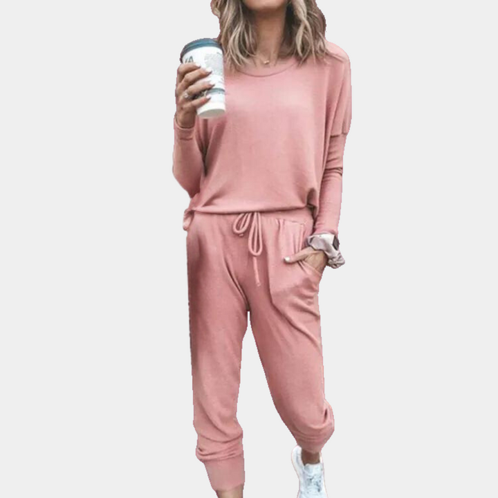 Stylish and comfortable women's set in two parts