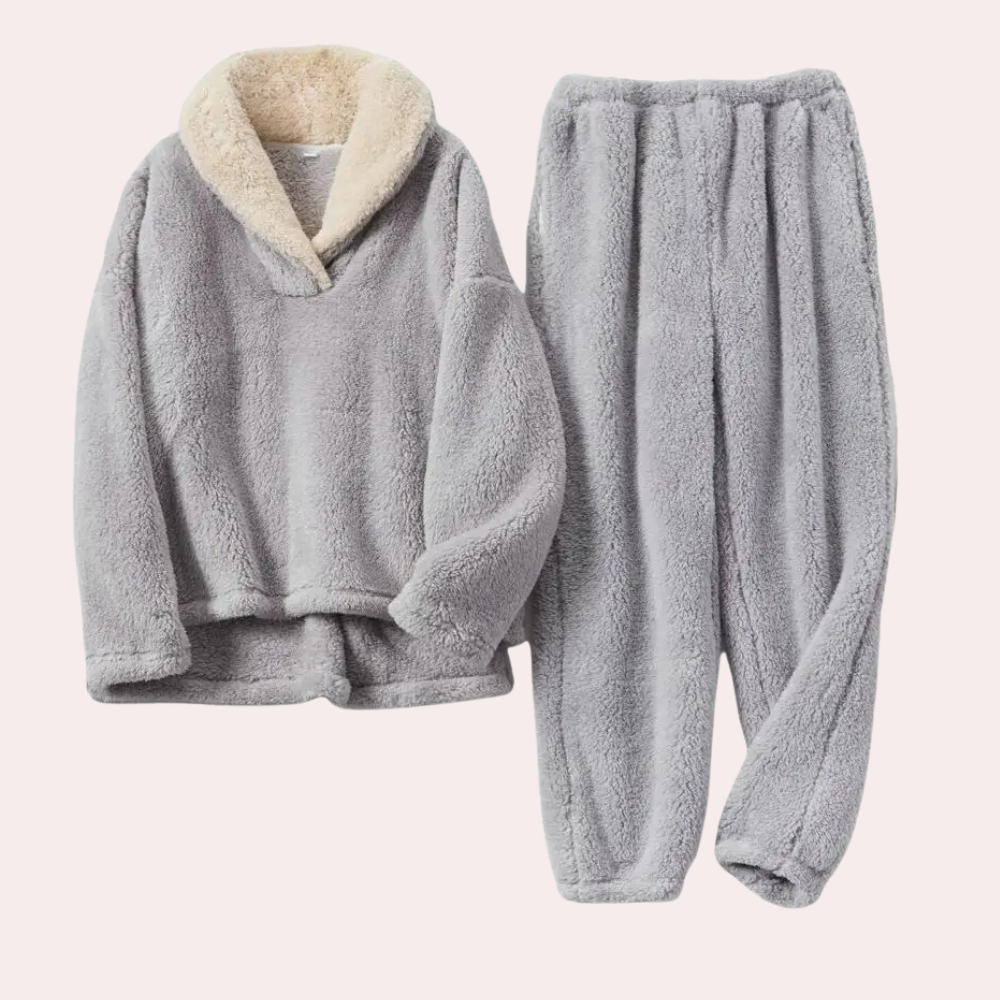 Sensual and comfortable women's pyjamas, ideal for relaxing evenings