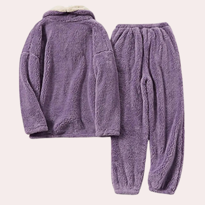 Sensual and comfortable women's pyjamas, ideal for relaxing evenings