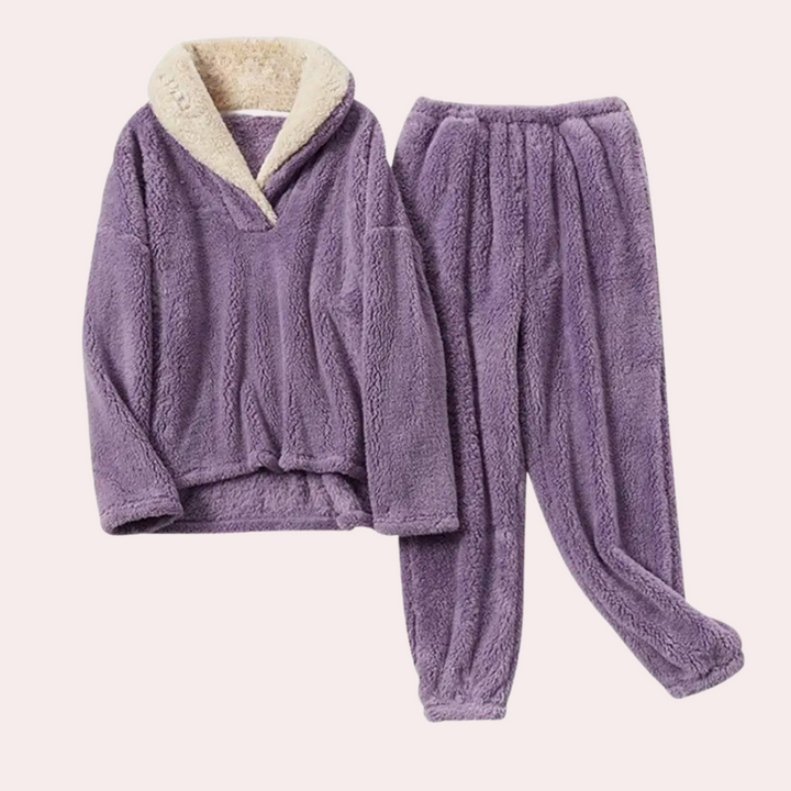 Sensual and comfortable women's pyjamas, ideal for relaxing evenings