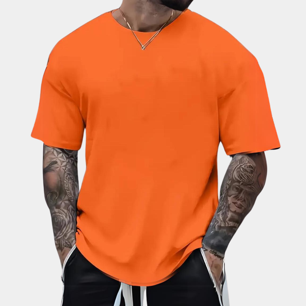 Stylish men's T-shirt in an elegant orange colour with a round collar.