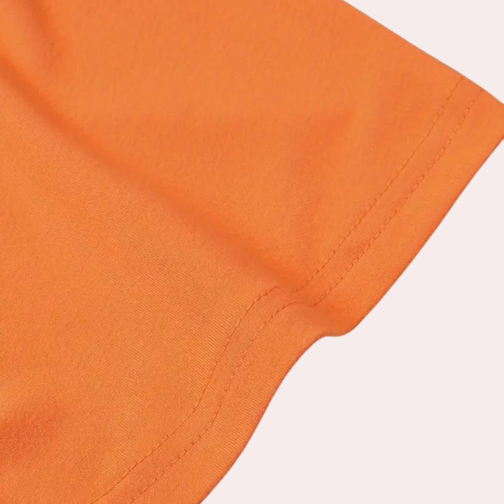 Stylish men's short-sleeved T-shirt in orange - perfect for any occasion!