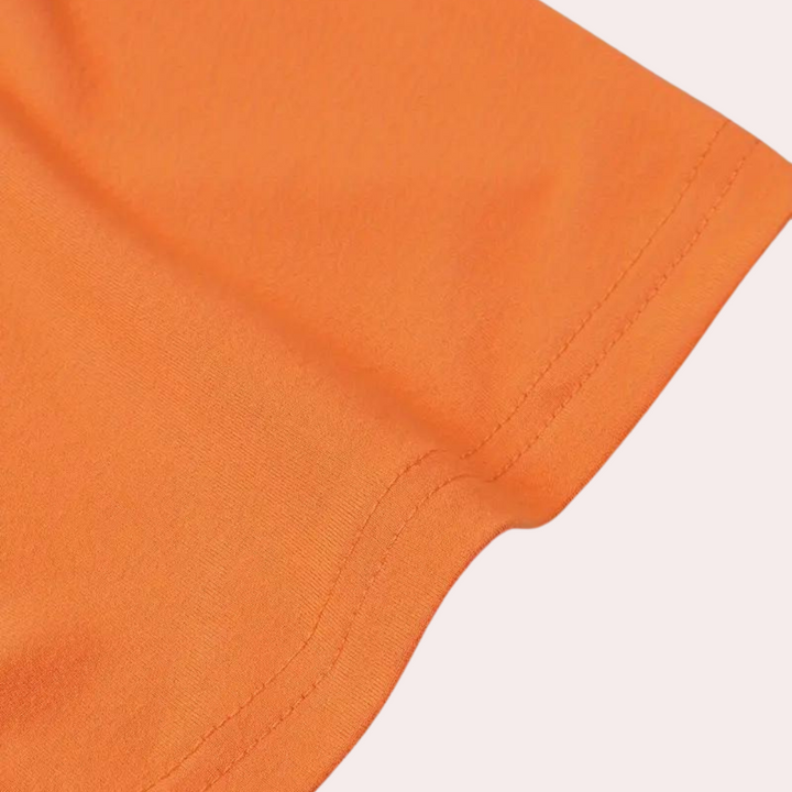 Stylish men's short-sleeved T-shirt in orange - perfect for any occasion!