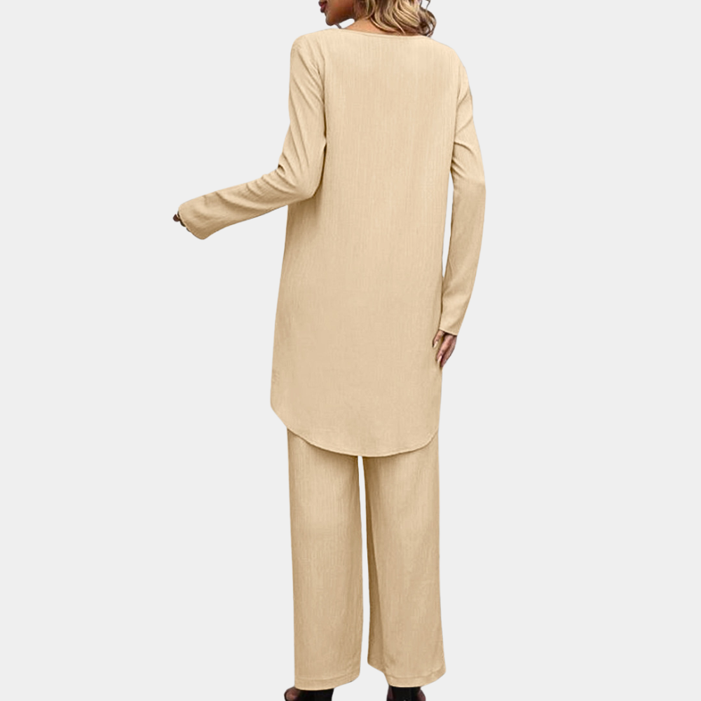 A stylish women's set, perfect for any occasion