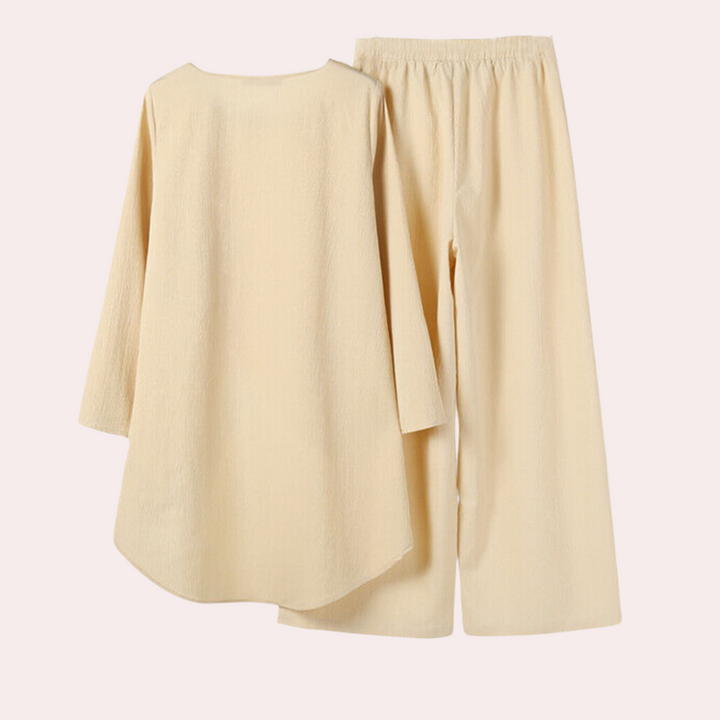 A stylish women's set, perfect for any occasion
