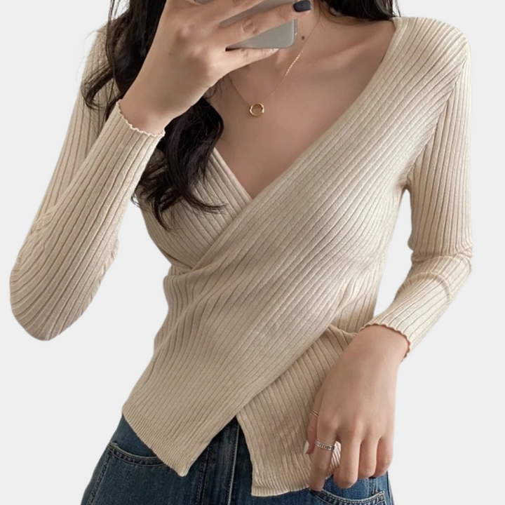 Ava - Elegant and fashionable women's jumper that will add to your extraordinary style