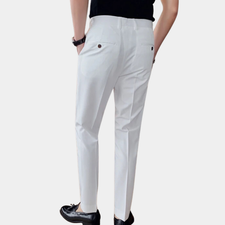 Stylish and comfortable 'Dominic' chino trousers: the perfect choice for the modern man