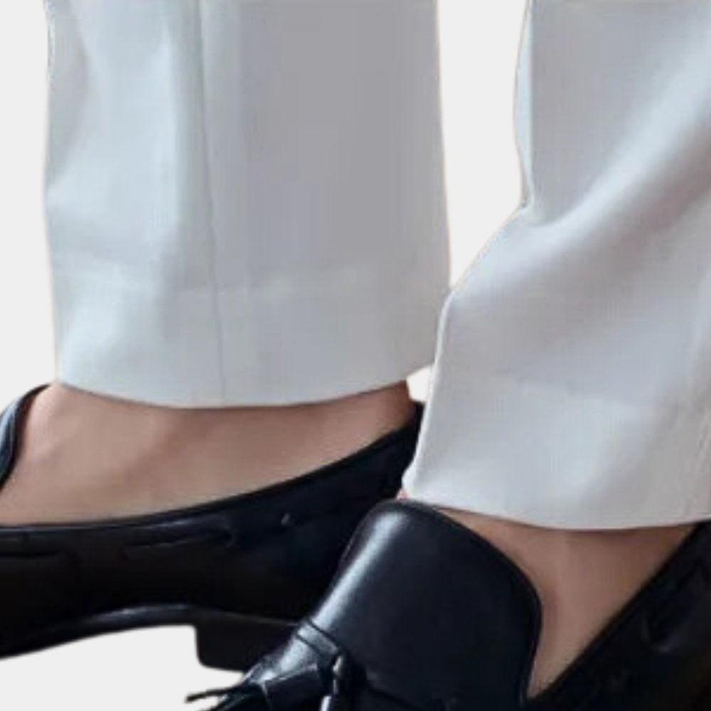 Stylish and comfortable 'Dominic' chino trousers: the perfect choice for the modern man