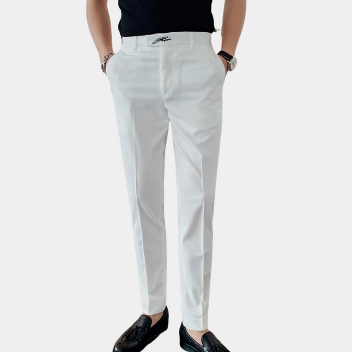 Stylish and comfortable 'Dominic' chino trousers: the perfect choice for the modern man