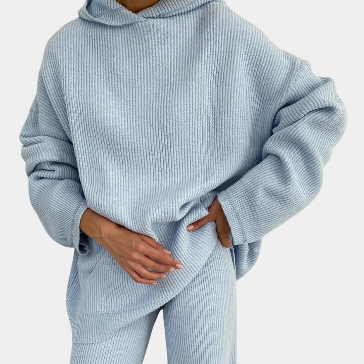 Milla - An exclusive 2-piece set for women that harmoniously combines comfort with sophisticated style!