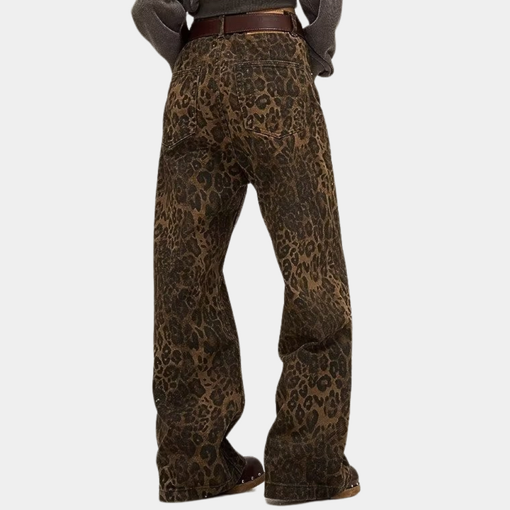 Xenobia - Stylish women's jeans with trendy leopard print