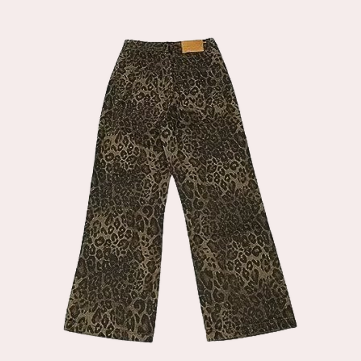 Xenobia - Stylish women's jeans with trendy leopard print
