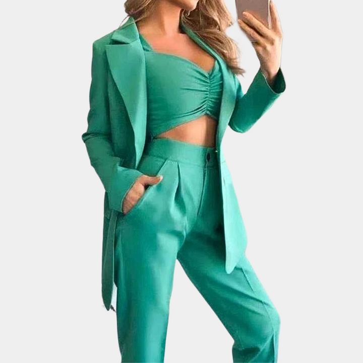 Mela - a 3-piece blazer set for timeless elegance and sophistication