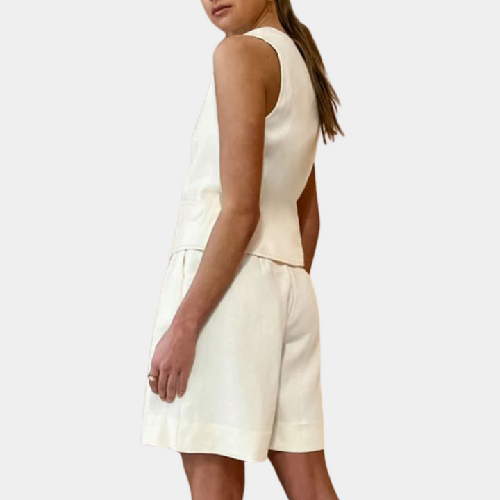 Stylish and comfortable set for women: elegant cardigan combined with fashionable shorts