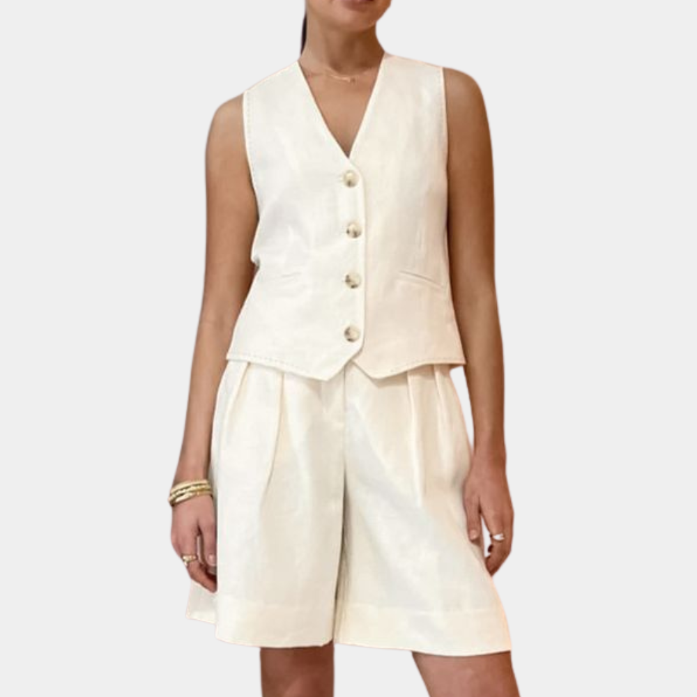Stylish and comfortable set for women: elegant cardigan combined with fashionable shorts